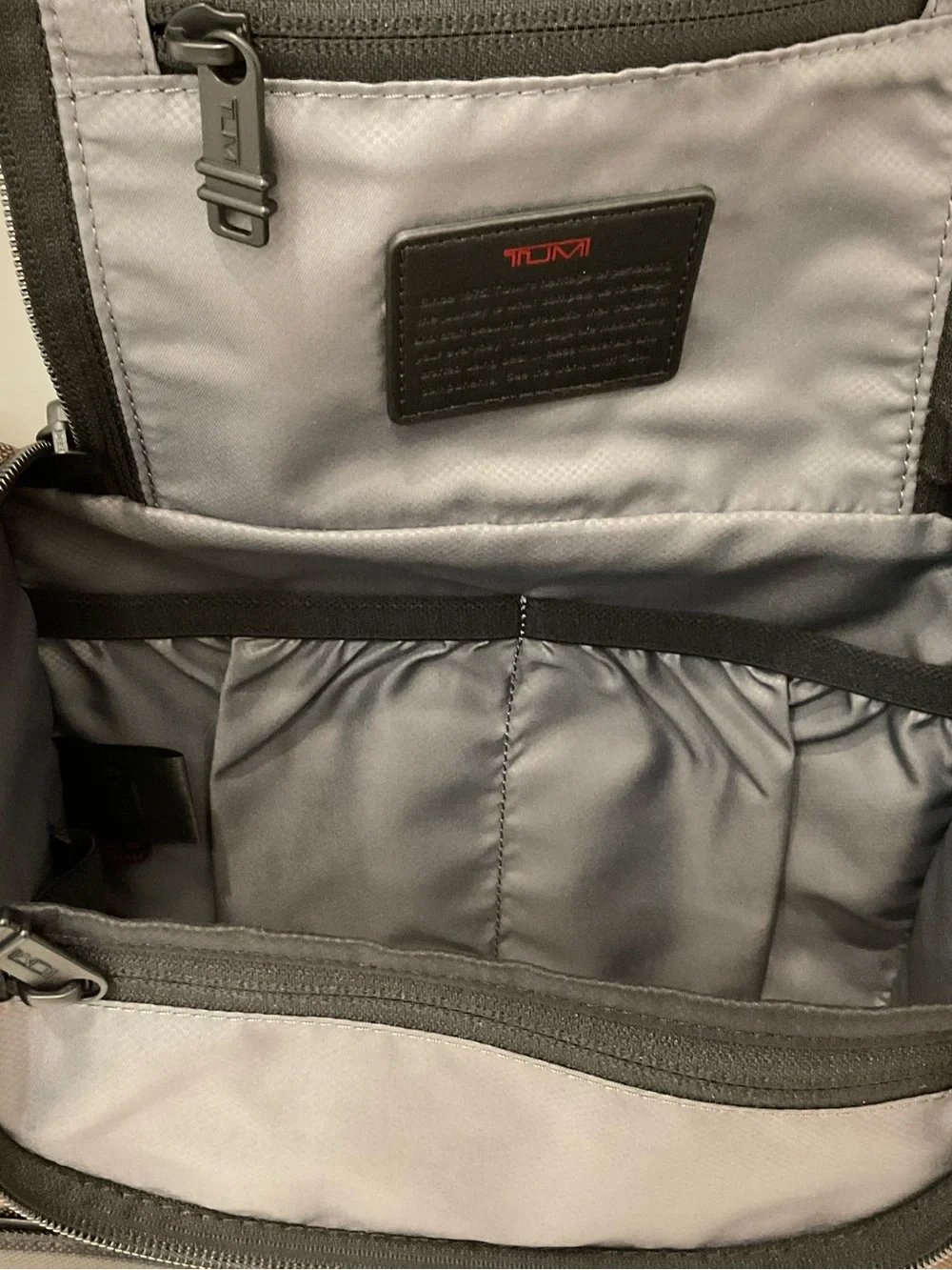 NEW Tumi GEN 4.3 - 11.75” Ballistic Nylon HANGING TRAVEL DOPP KIT - COFFEE BROWN